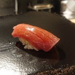 鮨と一品　いちかわ - 中トロ