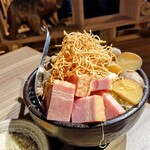 Hokkai Monja Teppan Shabushabu Kibori - 厚切りパンチェッタが美味い