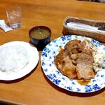 レストラン萩 - しょうが焼き定食