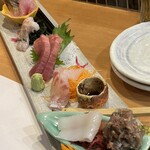 ヤマヤ鮮魚店 弥平 - 大漁刺身七点盛り 各２貫　1,969円