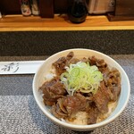 Shunsaikicchimmitona - 黒毛和牛A5         スジ煮込丼