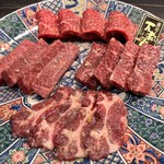 Yakiniku Ushinari - 万葉牛シンシン 岸本さん肥育
                        ハラミ① 芝浦ほるもん
                        ハラミ② 静岡ミート
                        黒タンカルビ 芝浦ほるもん