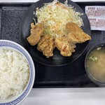 Yoshinoya - 2023/12/20
                        から揚げ定食 大飯×2 688円→619円
                        ✴︎胡麻ドレ×2
                        ✴︎から揚げ10％オフ
                        ✴︎Tカード100p