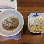 Taishuusakaba Igosso - お通し　玉こんにゃくとマカロニサラダ