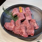 焼肉ホルモン 城の市場 - 