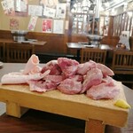 大衆ホルモン肉力屋 - ♪だーれもいない海　ふたりの愛を確かめたくーてぇー(BGM)