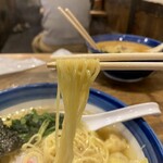 Hakodate Ramen Daimon - 麺