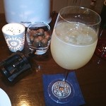 バー カスミチョウ・アラシ - 季節の生フルーツでカクテル作ってくれます♪