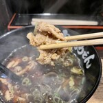 元祖肉肉うどん - 豚しゃぶうどん 豚肉アップ