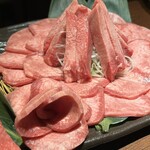 本町肉倶楽部 tongue be - 