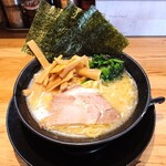 家系ラーメン 頂喜家 - 