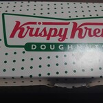 Krispy Kreme Doughnuts - この箱がかわいいよね。