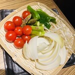 生ラムジンギスカン ラムと羊 - 野菜6種盛り