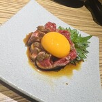 生ラムジンギスカン ラムと羊 - ひつじのユッケ