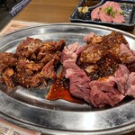 飛騨焼肉・ホルモンぼたん - 