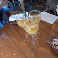 ザ タヴァン グリル＆ラウンジ - 