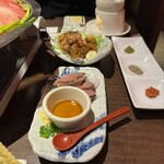 牛タン×馬肉専門店 うま囲 - ハツの刺身、タンの唐揚げ