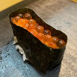 すし寳来 - イクラ