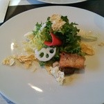 宇豆基野 - 冬の根菜と鰤のくんせいサラダ