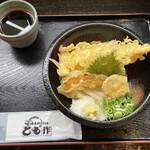 本格手打ちうどん とも作 - 『ぶっかけ天ぷら（冷）』950円