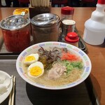 博多ラーメン はかたや - ラーメン＋キクラゲ＋ゆで卵 390円