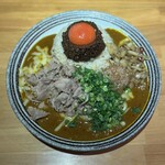 吉田カレー  - 甘口、並、松阪ポーク切り落とし煮込み、チーズ、玉ねぎアチャール、帆立貝柱胡麻醤油漬け（限定）
