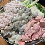 豊田屋 - あん肝、牡蠣、白子鍋のミックス
