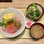 縁雫 蕎麦と肴 - 海鮮三色丼 ¥1,100