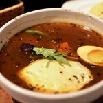 東京ドミニカ - チーズハンバーグスープカレー スープ・ライス大盛