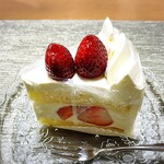 228476465 - 苺のショートケーキ