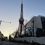 伊太利亜亭 - 東京タワー　右のビルは解体中