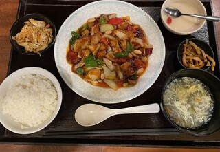 Shisen Shokufu - 鶏肉とカシューナッツ炒め定食