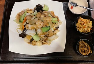 Shisen Shokufu - 海鮮焼きそば定食