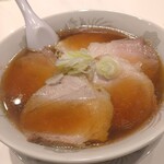 ラッキー飯店 - チャーシュー麺
