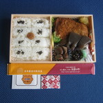 峠の釜めし おぎのや - ｢峠の鳥もも弁当｣です。