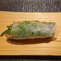 ひがしやま 司 - 揚げモロコの生春巻き