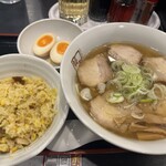 喜多方ラーメン 坂内 - ラーメン半チャーハンセット