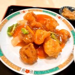 嘉興中華料理居酒屋 - 酢豚、彩も盛り付けもキレイで餡もタップリ