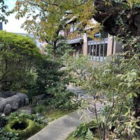 京味 もと井 - 手入れの行き届いた庭園