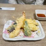 湘南 魚つる - 追加で注文した海鮮天ぷら（490円）