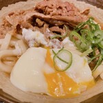 本場さぬきうどん 親父の製麺所 - 牛肉玉うどん740円