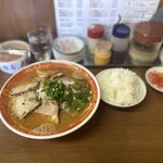 らーめん一心 - ピリ辛味噌チャーシュー900円とご飯小100=1000円税込