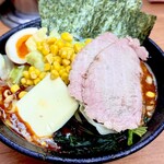 横浜らーめん 若武者 - 若武者ブラウン＋赤い彗星