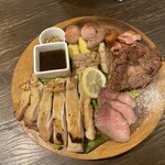 Re：come - 色んな肉全部のせ塩で食べたりソースで食べたり