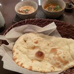 インド料理 想いの木 - ナン〜