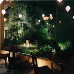 Monsoon Cafe - アジアン庭園を眺めながらお食事を楽しめます。