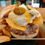 228502175 - NACHO DE LA MUCHO BURGER（ナチョ デ ラ ムーチョ バーガー）