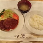 グリル千 - 本日のランチ(ミンチカツ)