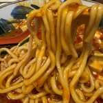 三宝亭 - 全トロ麻婆麺の中太麺