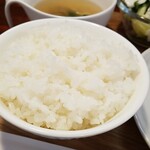 キッチン ブルー グローブ - ご飯大盛りのアップ